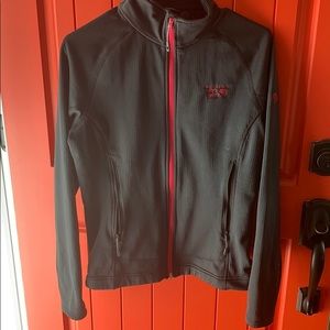 Like new mountain hardware jacket!